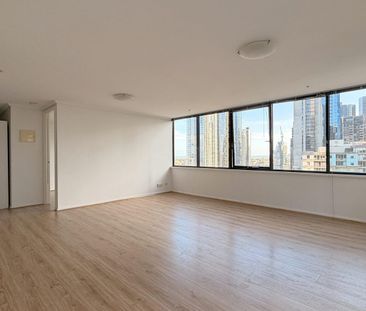 Spacious Apartment with Bay Views - Photo 1