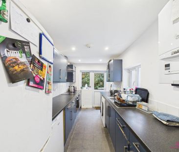 1 bedroom in a house share to rent - Photo 4