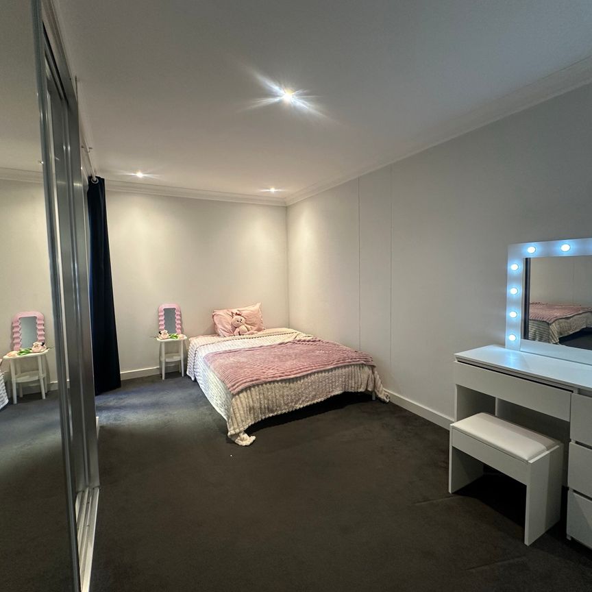 Kogarah - Photo 1