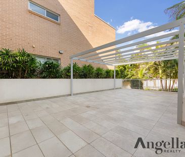 North Facing Executive Garden Apartment in Premier Riverside Pocket - Photo 4