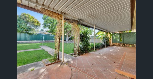 Charming 3-Bedroom Home in a Quiet Ingleburn Street - Photo 1