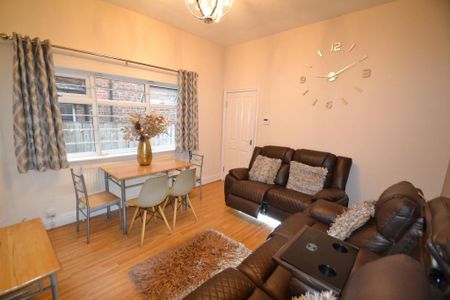 6 bedroom house to rent - Photo 3