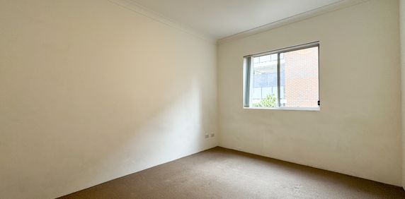 First floor 2 bedroom unit - Photo 2