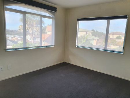 Manukau Heights - 4 brm, 2 bathroom - Photo 4