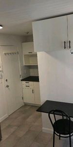 1 1/2 **Non-Fumeur** Chauffé, Éclairé, Semi Meublé, Intercom, WI-FI ($) Caméras de surveillance **Non-Fumeur** - Photo 4