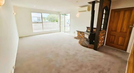 3 bedrooms with 2 bathrooms - Photo 5