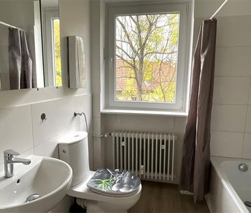 Teilrenovierte 2 Zimmer Wohnung. ca. 59,40 m², mit Balkon, im 2. OG... - Photo 6