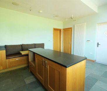 5 bedroom semi-detached house to rent - Photo 2