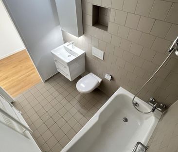 Lichtdurchflutete Attikawohnung mit zwei grossen Dachterrassen - Foto 1