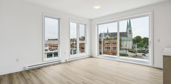 Beaux 3 1/2 ou 4 1/2 au centre-ville, Valleyfield ! SEPTEMBRE 2025 - Photo 2