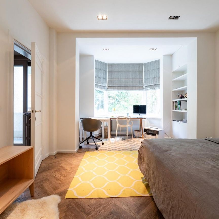 Beau Rez-De-Chaussée de caractère +/- 233 m² avec jardin - Photo 1