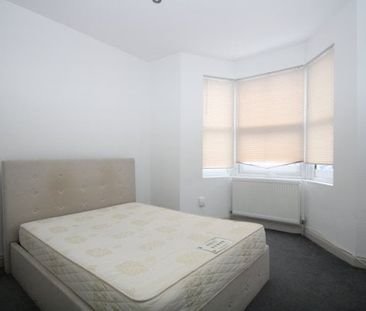 Whitehorse Lane, London, SE25, Property for rent - Photo 3