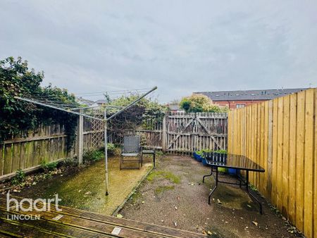 2 bedroom terraced house to rent - Photo 2