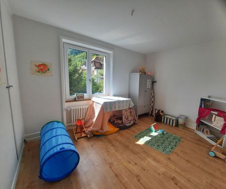 St-Imier, Bel appartement de 4.5 pièces avec balcon - idéalement situé - Photo 3