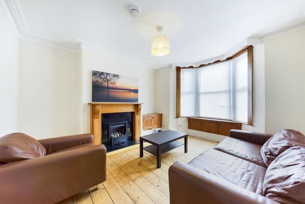 4 bedroom house to rent - Photo 1