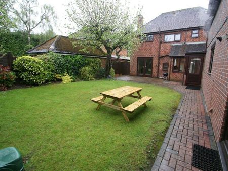 House share to rent on - Photo 5