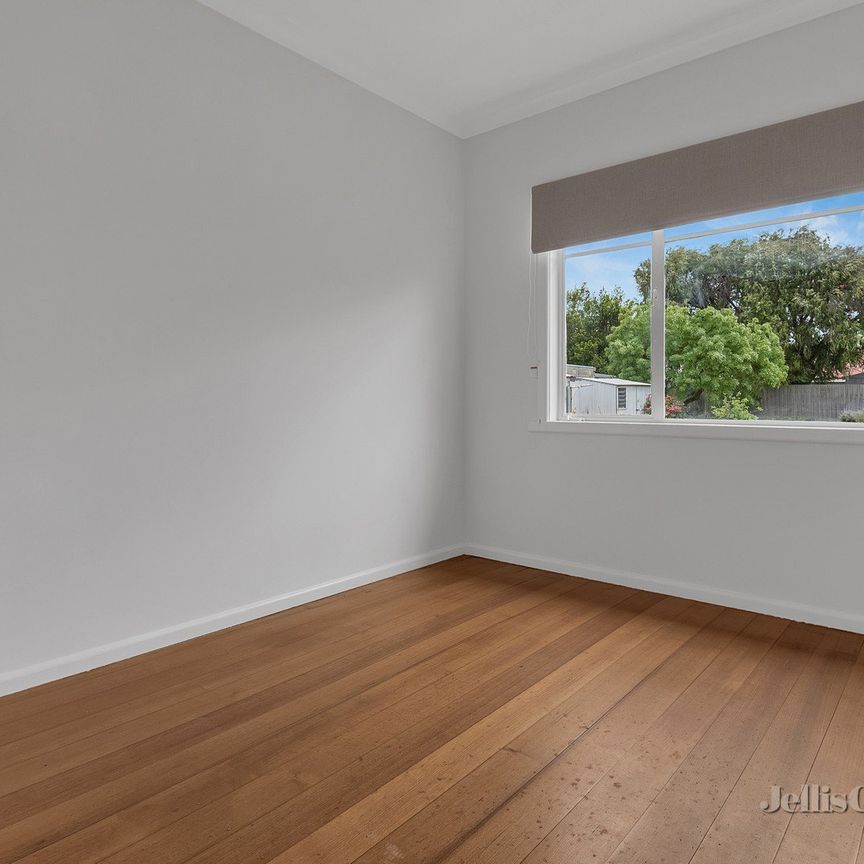 31 Myrtle Grove, Altona - Photo 1