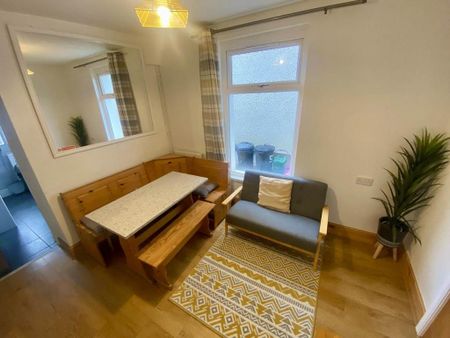 4 bedroom house to rent - Photo 2