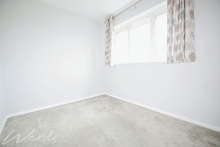 4 bedroom semi-detached house to rent - Photo 2