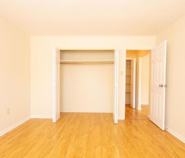 Elroy Apartments - Photo 1