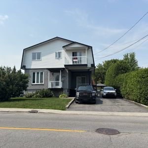 ** Mois D’août Gratuit!!** 3 Chambres - Photo 3