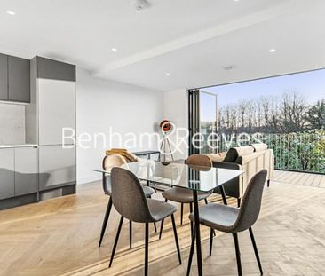 2 Bedroom flat to rent in Durnsford House, Durnsford Road, SW19 - Photo 1