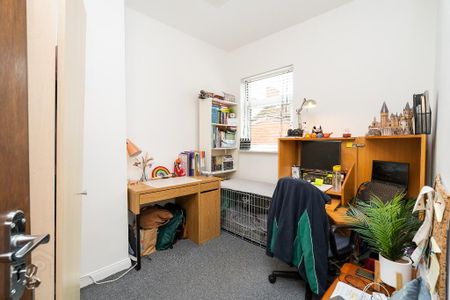 NON-HMO, 35 Farnham Street, Belfast, BT7 2FL - Photo 4