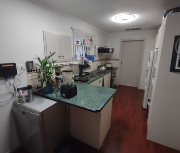 Morphett Vale - Photo 4