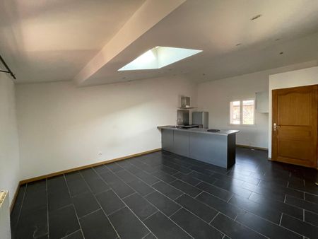 Location Appartement 2 pièces 45m² TOURVES 83170 - Photo 3