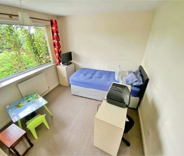 Semi-detached house to rent on - Photo 4