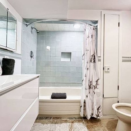 1BDRM Dundas West rental apt w laundry available now - Photo 4