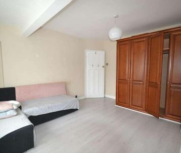 Langdale Gardens, Perivale, UB6 - Photo 4