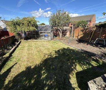 3 bedroom semi-detached house to rent - Photo 6