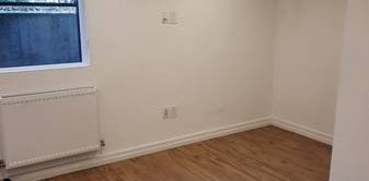 1 Bedroom w/ensuite laundry minutes from High Park - Photo 2