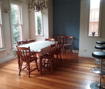 Elwood - Photo 2
