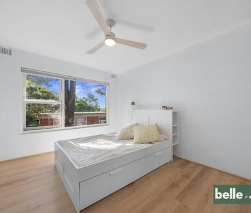 Private top-level home with leafy outlook - Photo 3