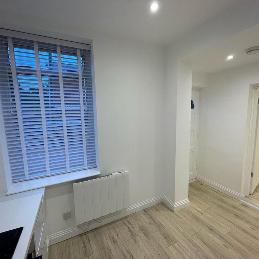 1 bedroom Flat To Let - Photo 1