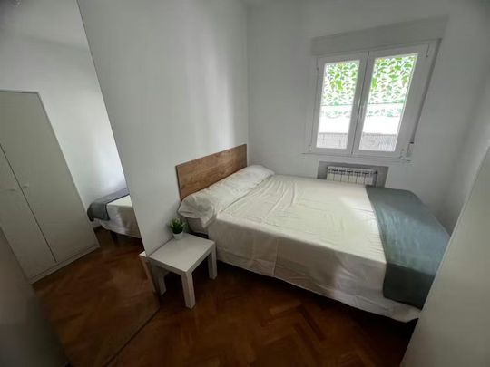 Calle de la Bahía de Algeciras, Madrid, Community of Madrid 28033 - Photo 1