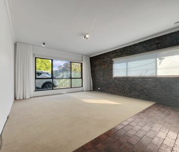 Character, Space and a Location that makes life Easy! - Photo 2