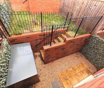 3 bedroom terraced house to rent - Photo 2