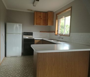 Convenient Family Home - Photo 6