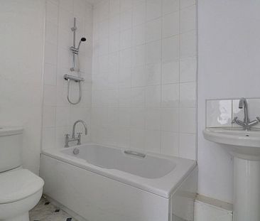 3 Bedroom - Photo 6