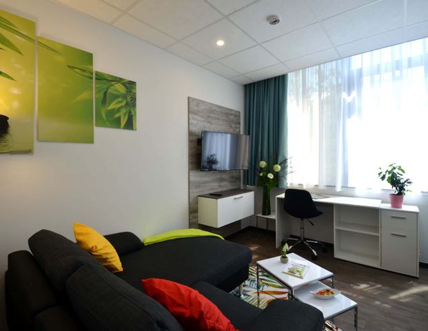 Studio for one in Kaiserstraße - Photo 1