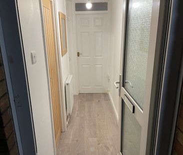 Studio Flat, Netley Road, IG2 - Photo 6