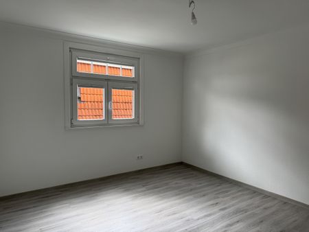 REUTLINGEN: Charmante 3 Zimmer-Wohnung in zentrumsnaher Lage - Photo 3