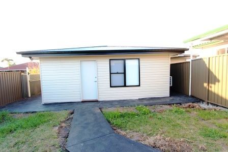 NEAR NEW 3 BEDROOM GRANNY-FLAT - Photo 3