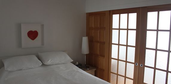 Apt. 3 1/2, Meublé Et Rénové - Photo 2