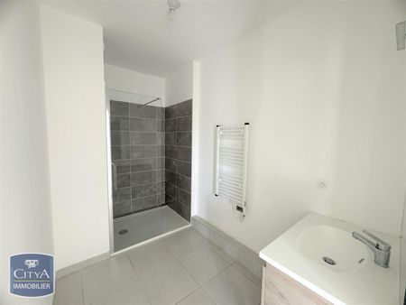 Location Appartement 2 pièces 42m² MARSEILLE 9ème - Photo 4