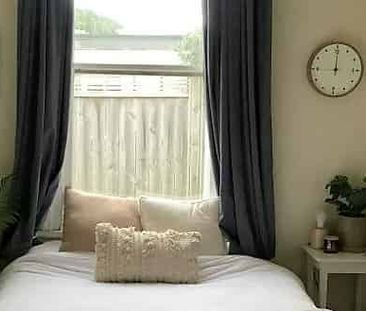 Single Room - Photo 2
