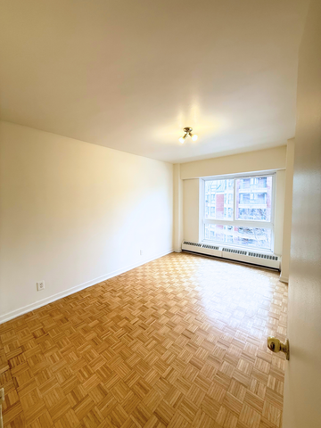 3.5 Available NOW – 7 Côte-Ste-Catherine - Photo 4